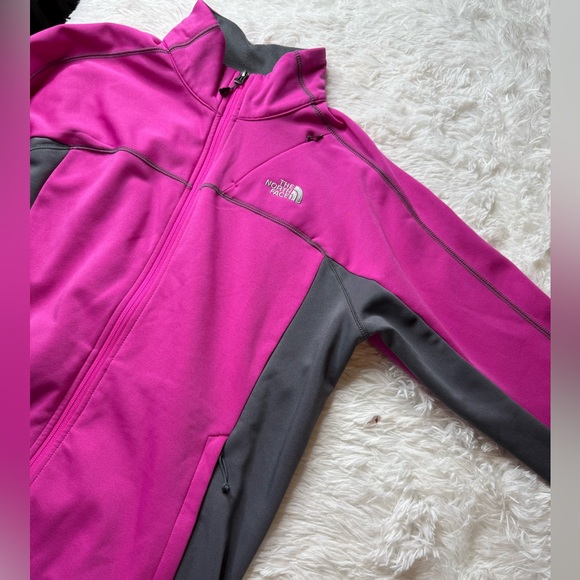 The North face Zip Up - Picture 3 of 7
